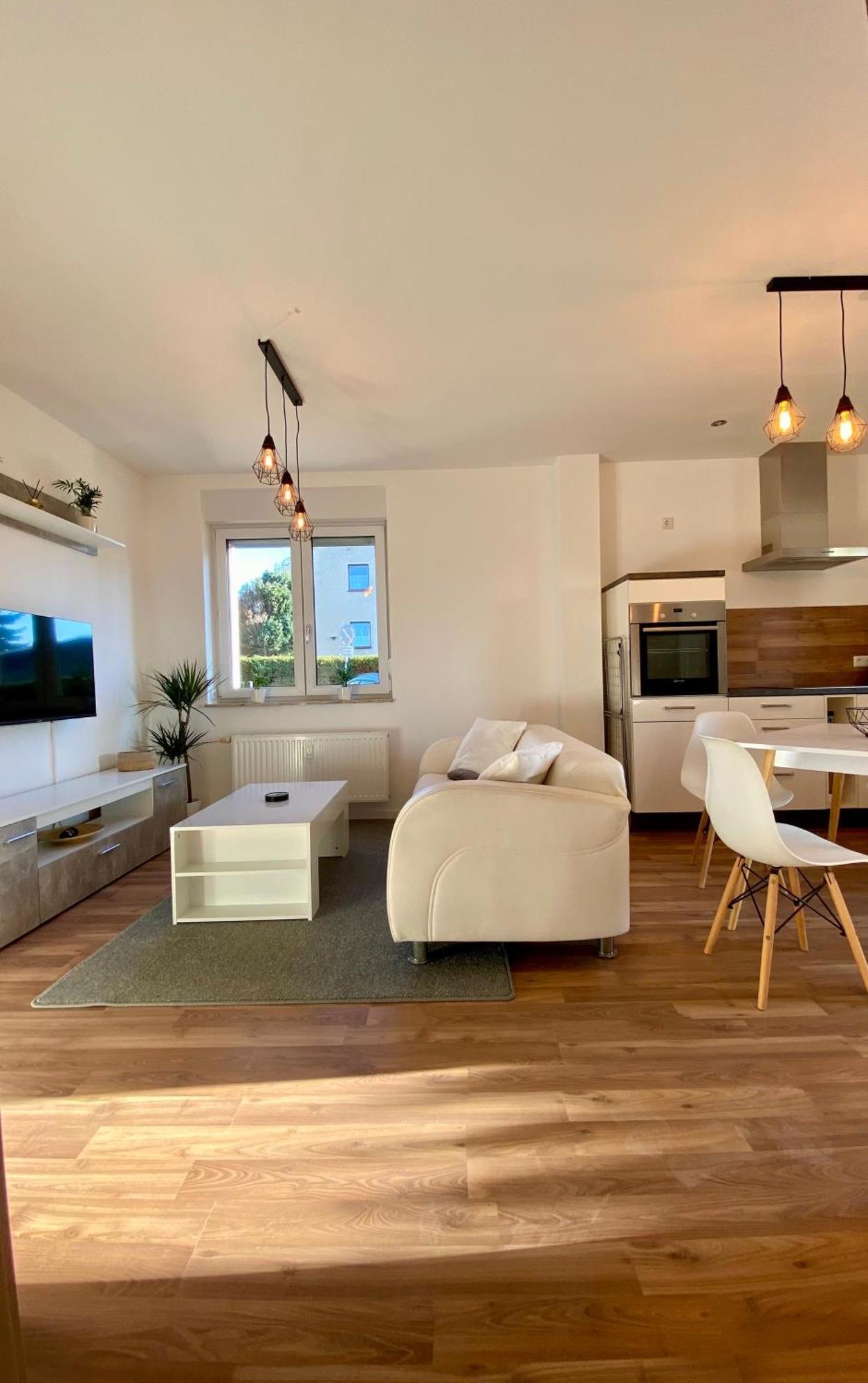 Hochwertige Ferienwohnung Mit 7Qm Balkon, Netflix, Kaffeeautomat, Rainshower Bad Zwickau Zewnętrze zdjęcie